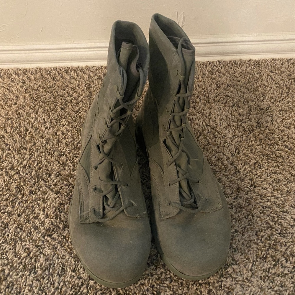 Nike Sage Green Boots Size 13